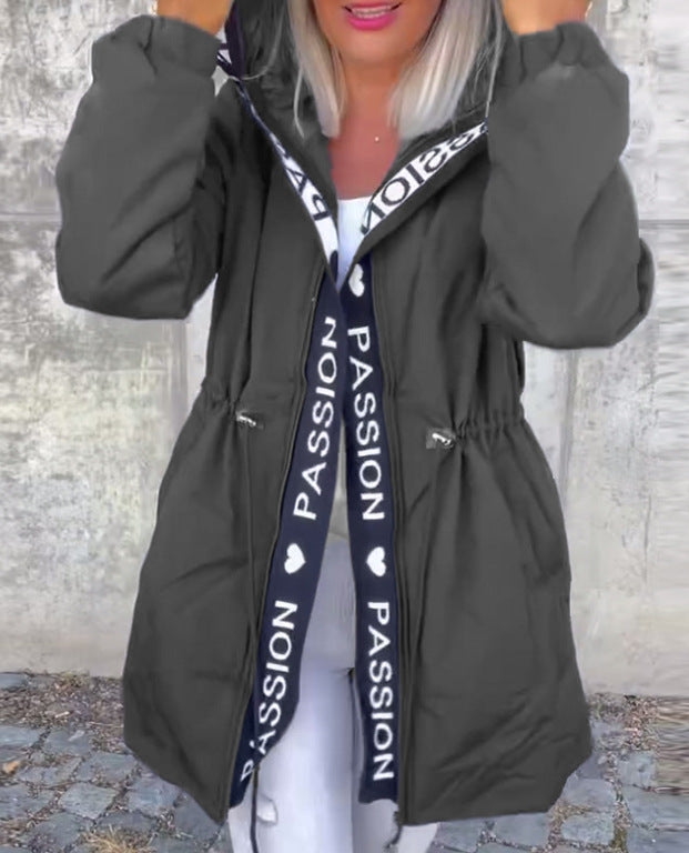 Veste tendance pour femme avec capuche et cordon de serrage à la taille