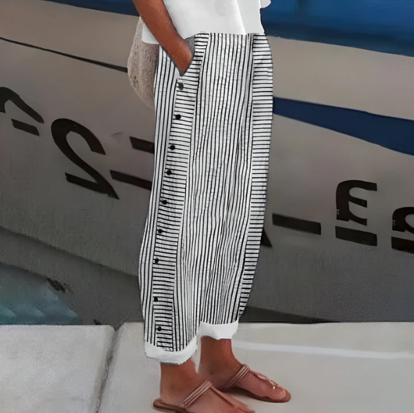 Pantalon rayé bleu confortable avec poches latérales