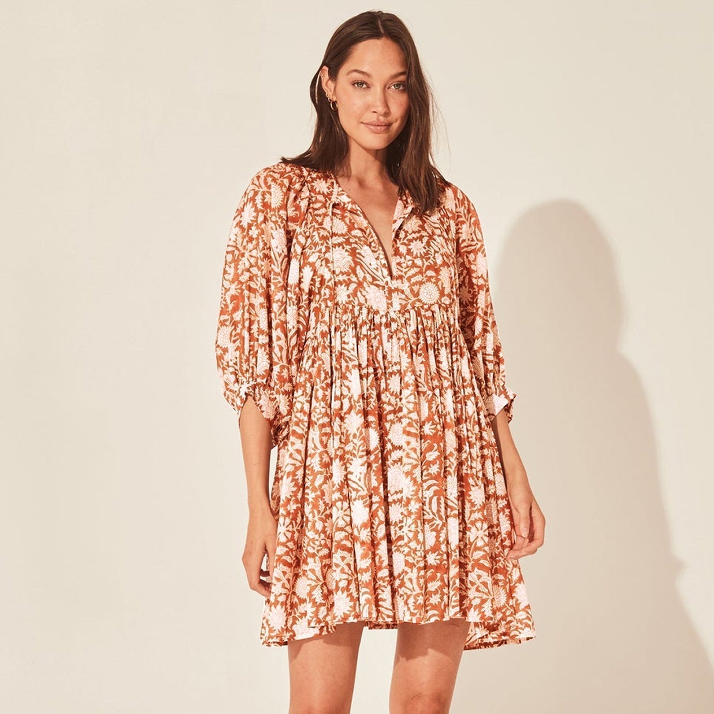 🔥50% DE RÉDUCTION🔥Robe courte d'été tunique florale à col en V et demi-manches