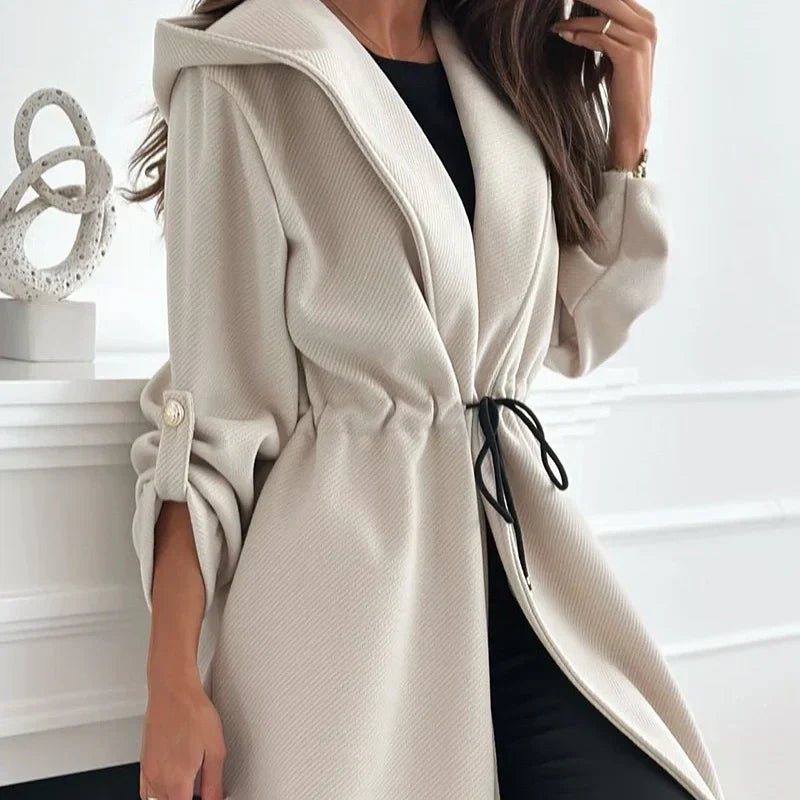 Manteau long à capuche et taille nouée pour femmes