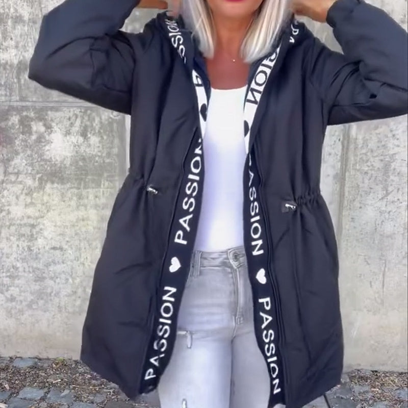 Veste tendance pour femme avec capuche et cordon de serrage à la taille