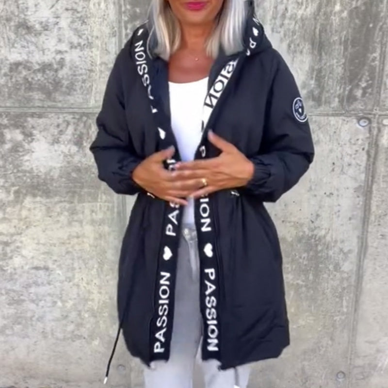 Veste tendance pour femme avec capuche et cordon de serrage à la taille