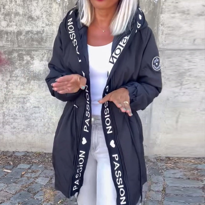 Veste tendance pour femme avec capuche et cordon de serrage à la taille
