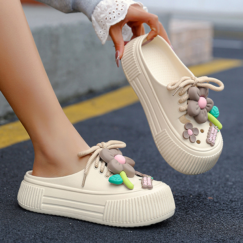 Chaussons respirants pour femmes avec décoration florale
