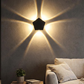 Applique murale LED moderne avec effet lumineux géométrique